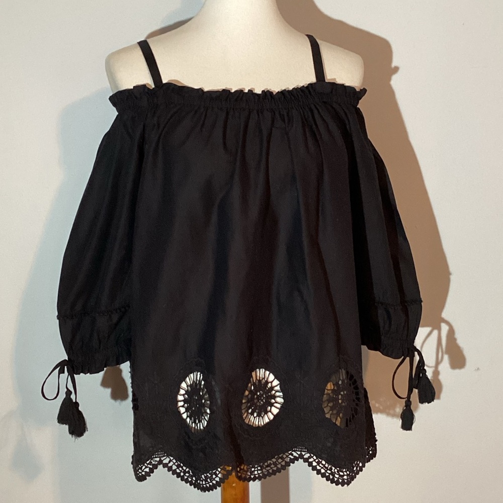 LOFT off shoulder blouse,3/4 sleeve,open embroidery around bottom,loose fit, Med